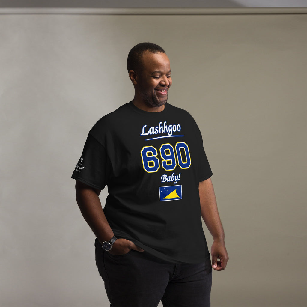 Man wearing the black Lashhgoo 690 Baby! T-Shirt